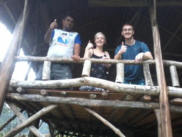 Orangutantreksumatra & Lovely Jungle Lodge Only Book If You Are Treking With Us Bukit Lawang Camera foto